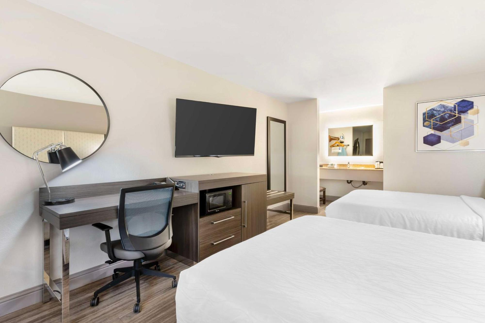 Best Western Marina State Beach Luaran gambar