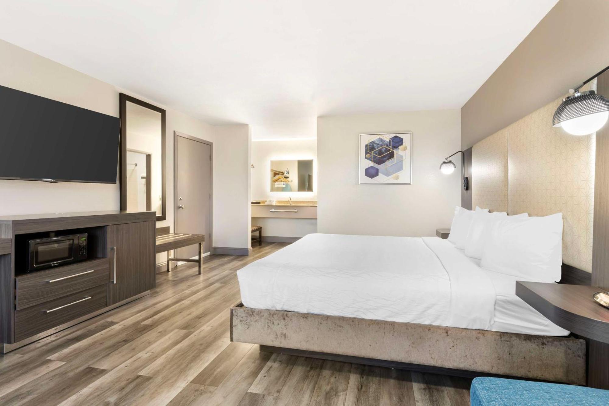 Best Western Marina State Beach Luaran gambar