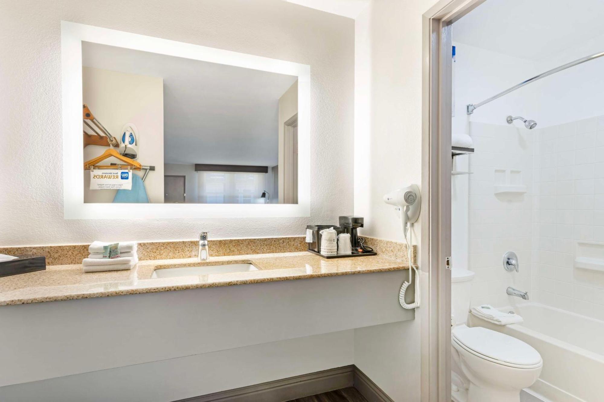 Best Western Marina State Beach Luaran gambar