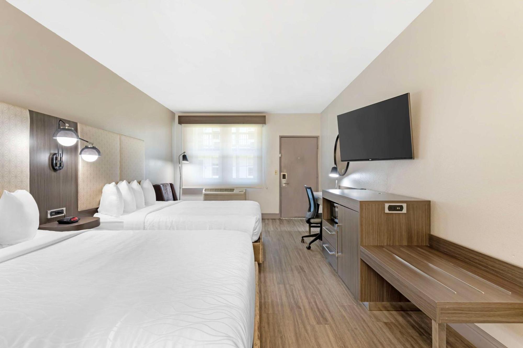 Best Western Marina State Beach Luaran gambar